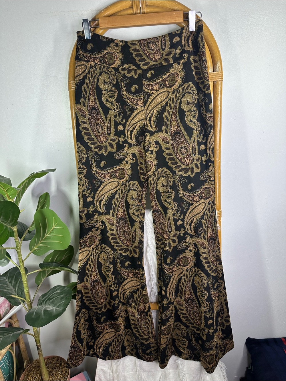 Anthropologie Black and Gold Paisley Pants sz 10